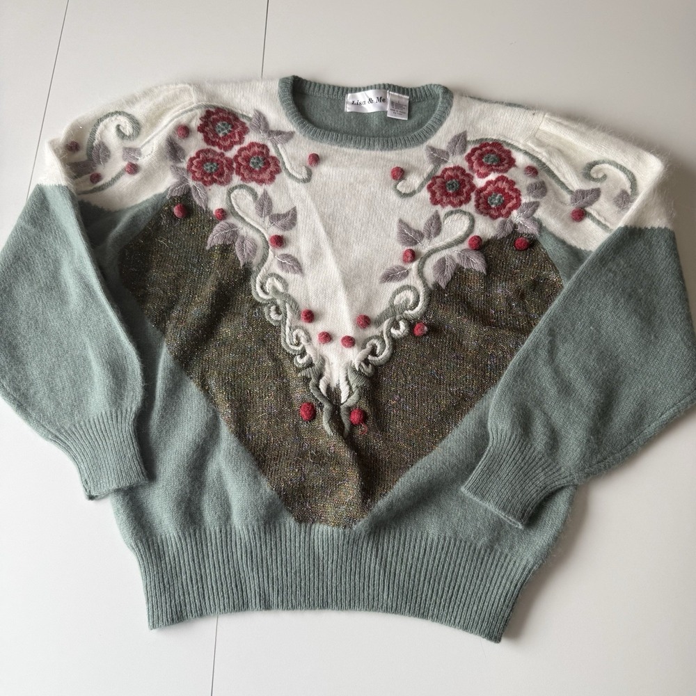 Lisa & Me Lambswool Angora Blend 3D Knit Hand Embroidered Sweater Floral Size L‎